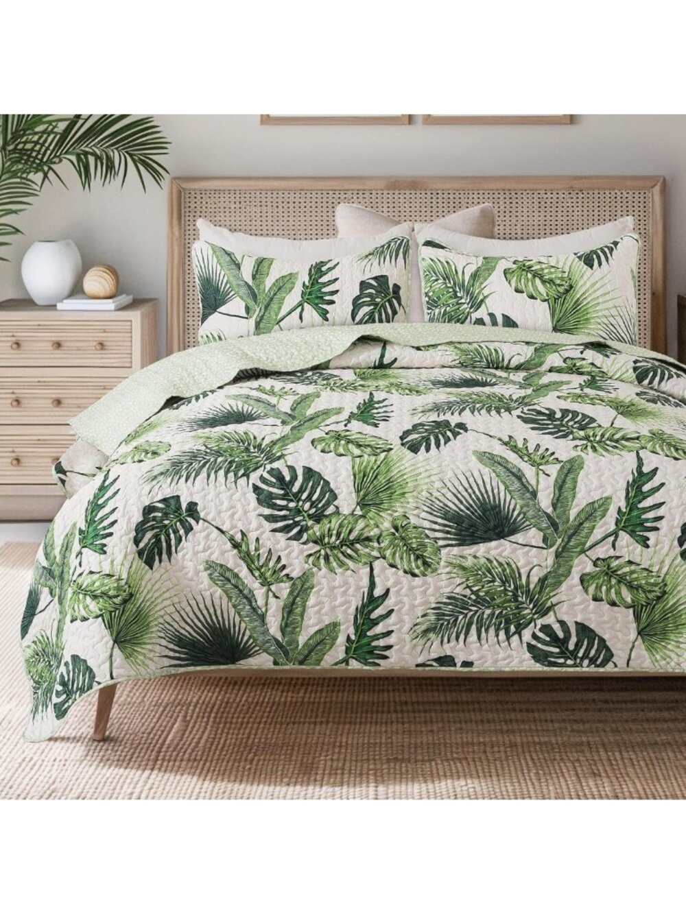 Tropical Hawaiian Palm Tree Quilt Set, Queen Size with 2 Shams - Cozy Bedding